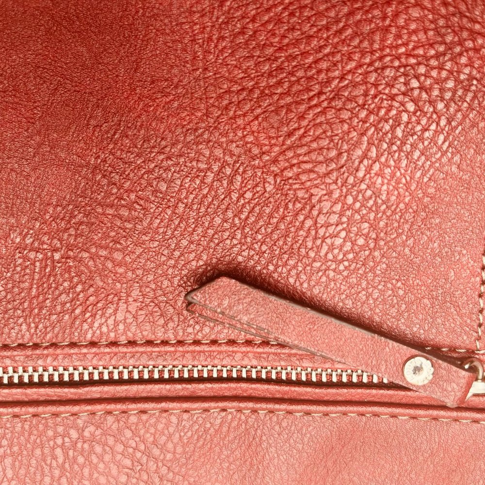 Vintage Roots Leather Crossbody Bag – 1990s - Picture 3 of 10